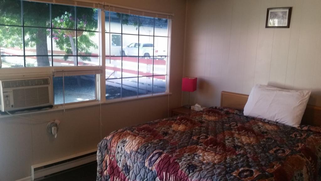 Holiday House Motel Πέντικτον Εξωτερικό φωτογραφία